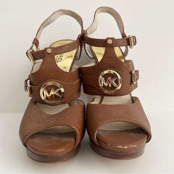 Michael Kors Tan Platform Sandals with Gold Logo - Picture 1 of 8
